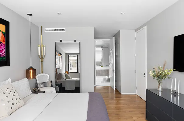 Sold by Compass | media 10