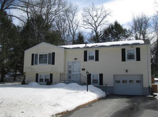 2 Catherine St, Dudley, MA 01571