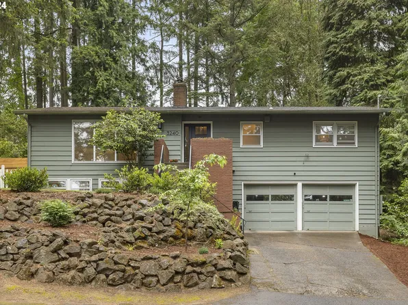 3240 SW Underwood Dr, Portland, OR 97225