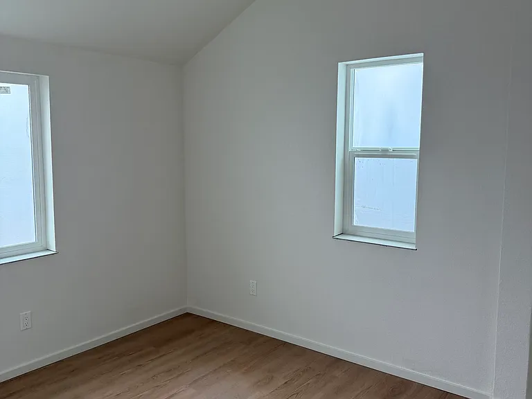 610 Elm Ave — Photo 3