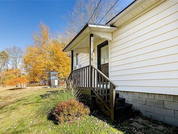 5th image of 10 Fredonia Rd