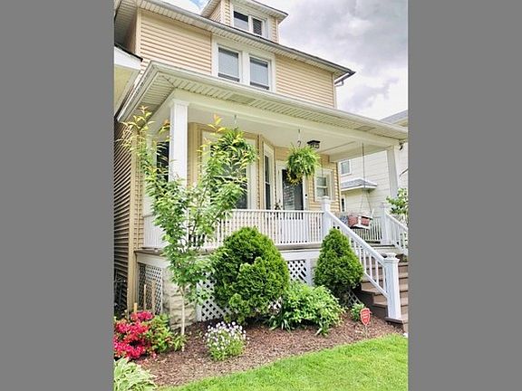 2nd image of 951 S Elmwood Ave