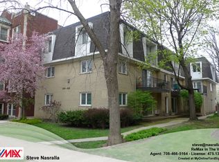 456 Washington Blvd APT 2B, Oak Park, IL 60302