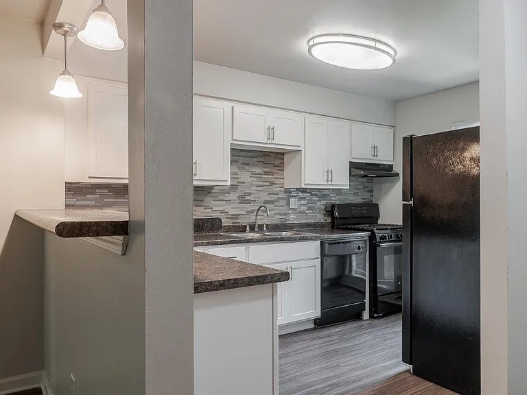 Nineteen North Apartments and Townhomes — Photo 1
