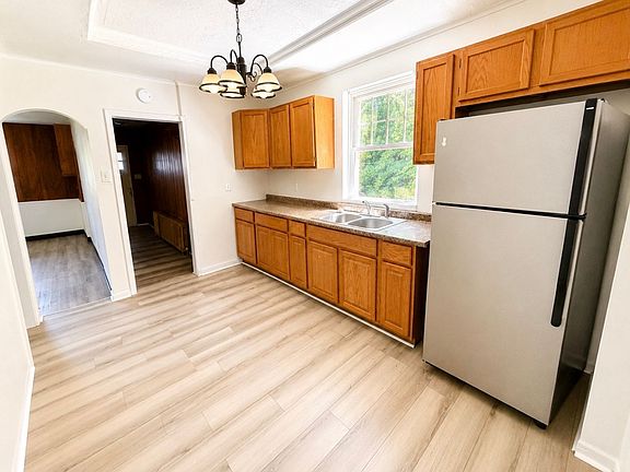 2nd image of 144 Sumner Ave