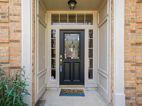 5th image of 902 Emerald Glen Ct