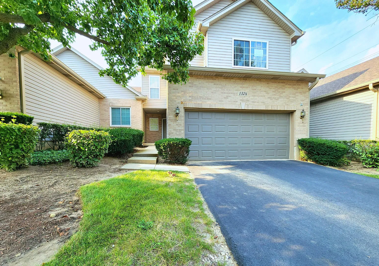 3 bed, 2.5 bath, 1625 sqft, $2,700 — Photo 2