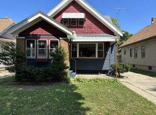 2962 N 57th St, Milwaukee, WI 53210
