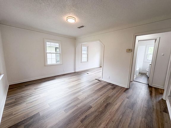 3rd image of 3419 Queen Ave N