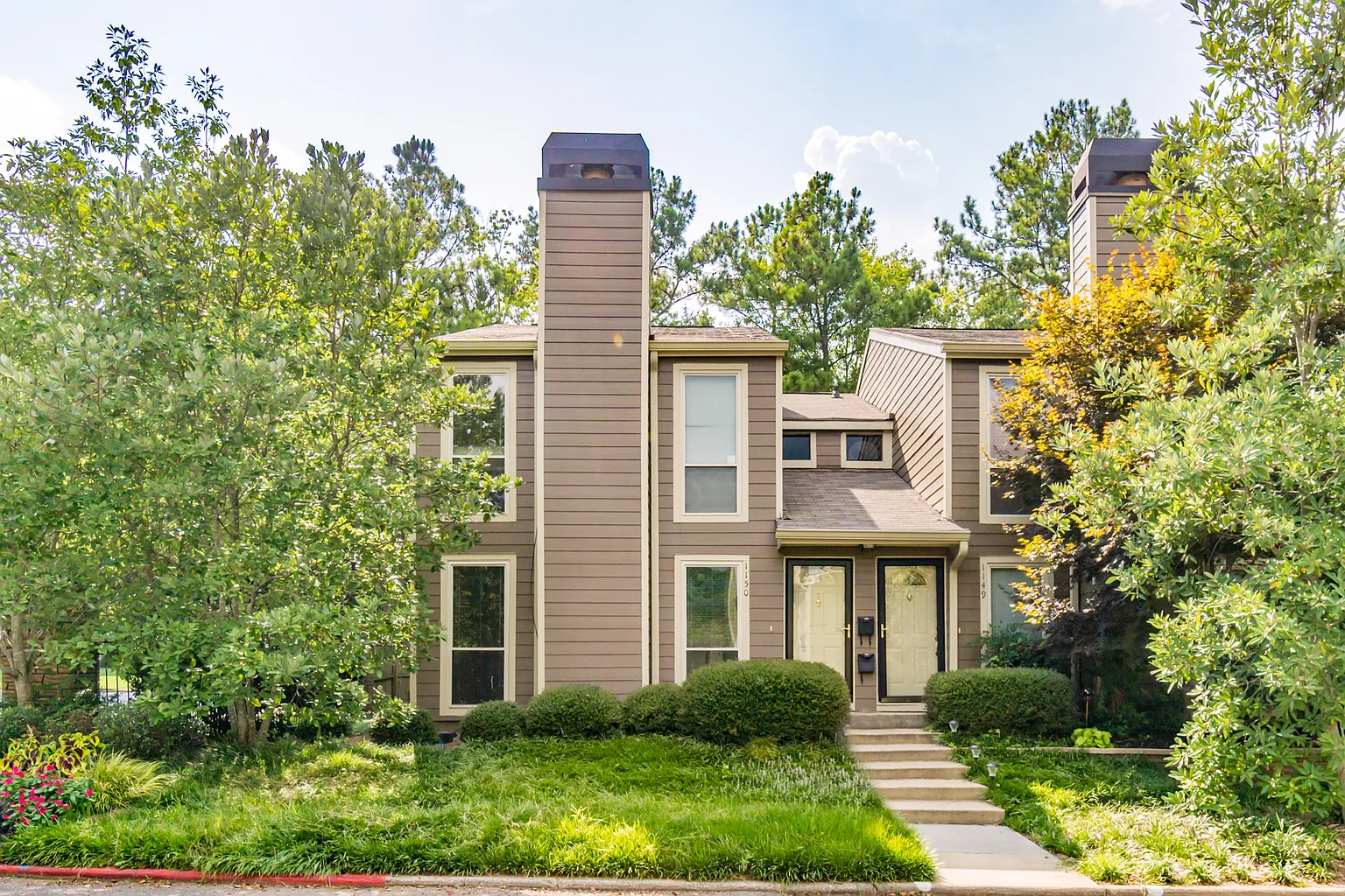1150 Riverbend Club Dr SE photo 1