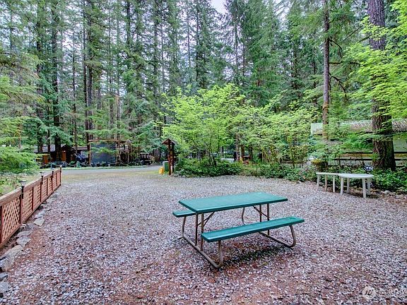 3rd image of 38 Gold Nugget Road