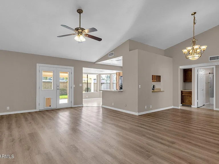 4307 E Karen Dr — Photo 12