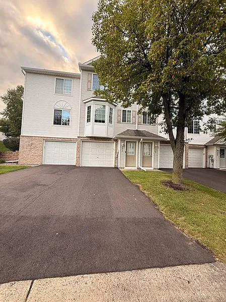 7013 Quantrelle Ave NE