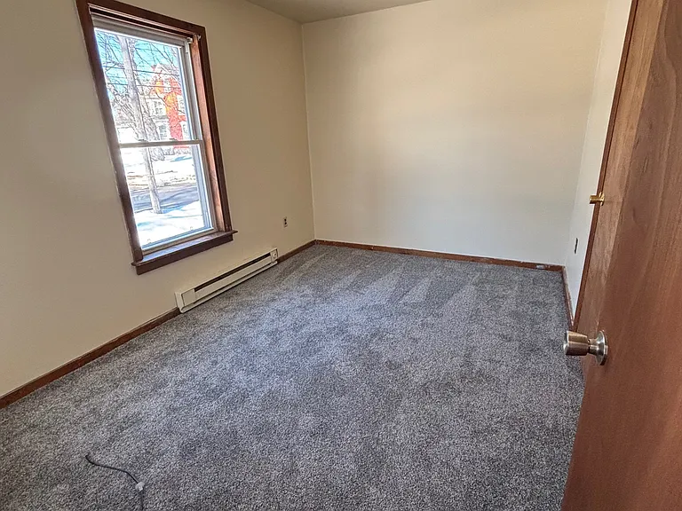 72 Oak St — Photo 5