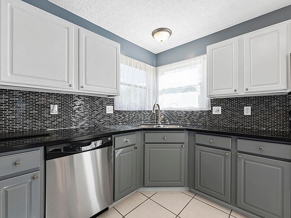 4th image of 7331 Kenmare Dr