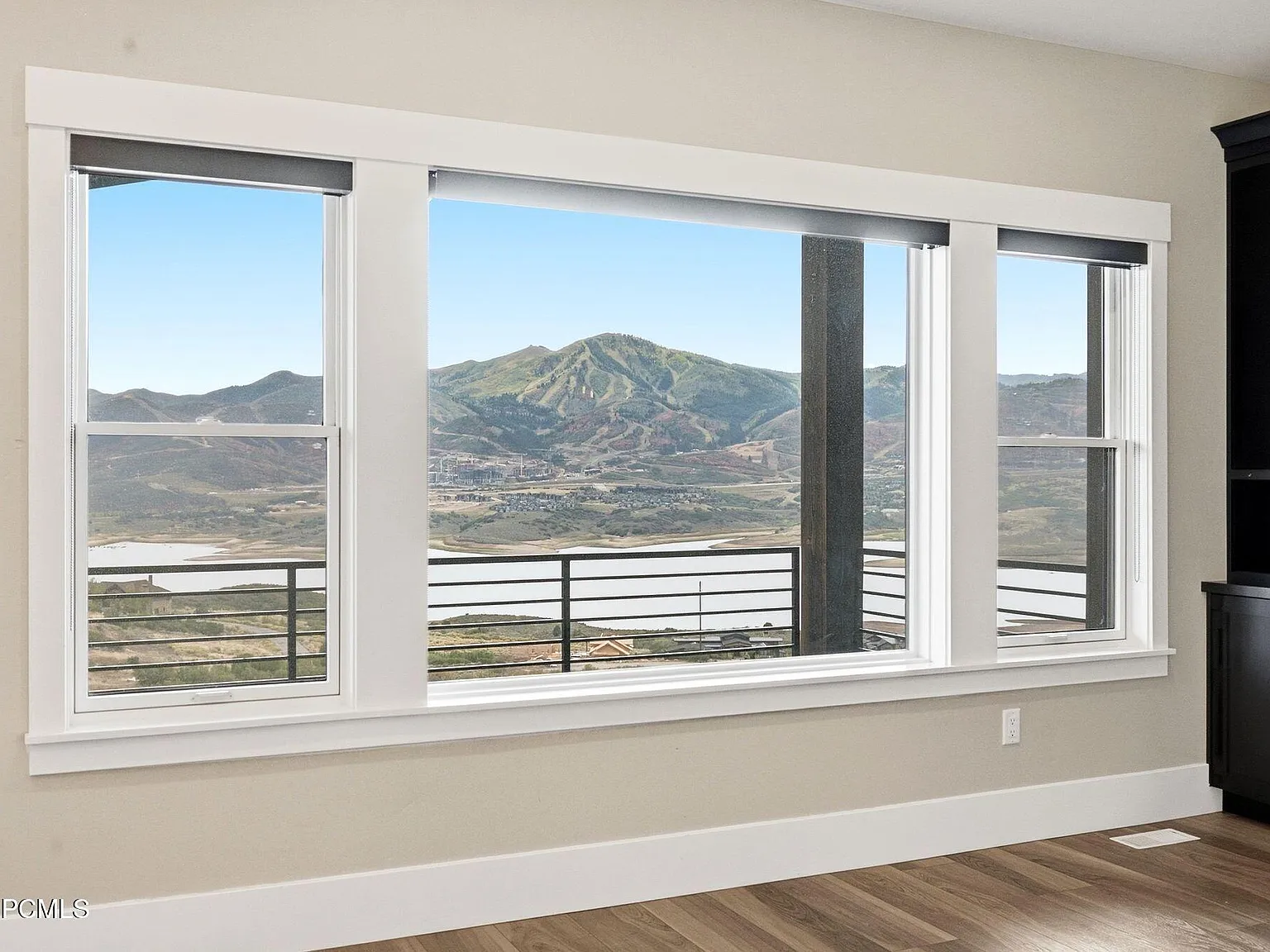 4 bed, 3.5 bath, 3500 sqft, $7,000 — Photo 3