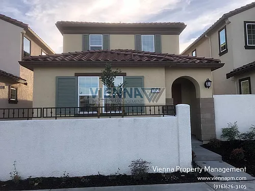 1052 Essington Ln Photo 1