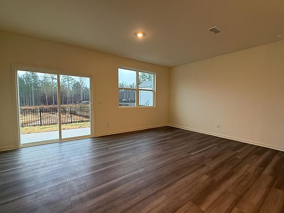 3rd image of 2053 Glen Crossing Dr