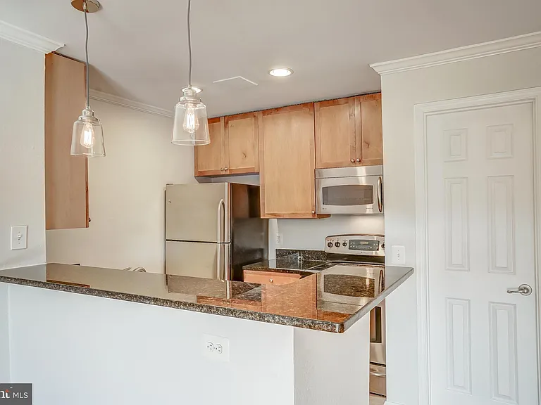 75 S Reynolds St #403 — Photo 11