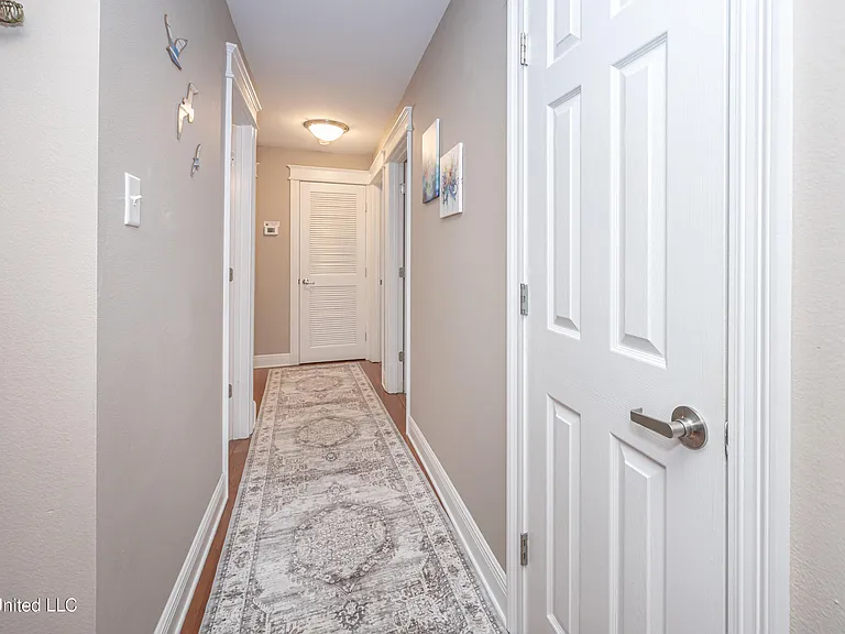 2421 Beachview Dr — Photo 15