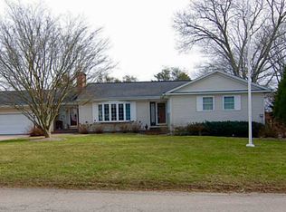 32 Edgewood Ave, Westerly, RI 02891