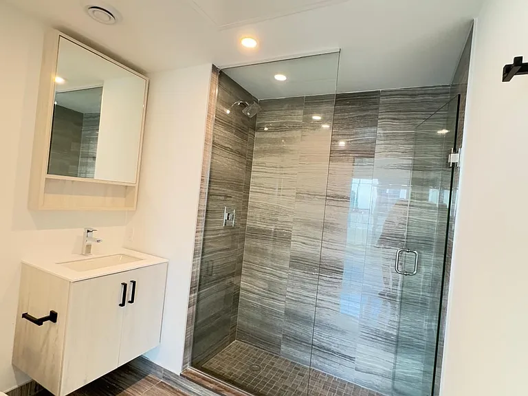88 Queen St E #1703 — Photo 21