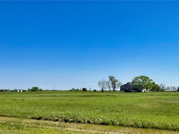 10005 Hidden Pond Dr, Iola, TX 77861