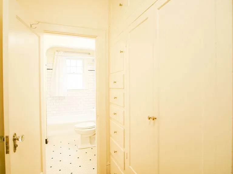1944 NW Johnson St #206 — Photo 9