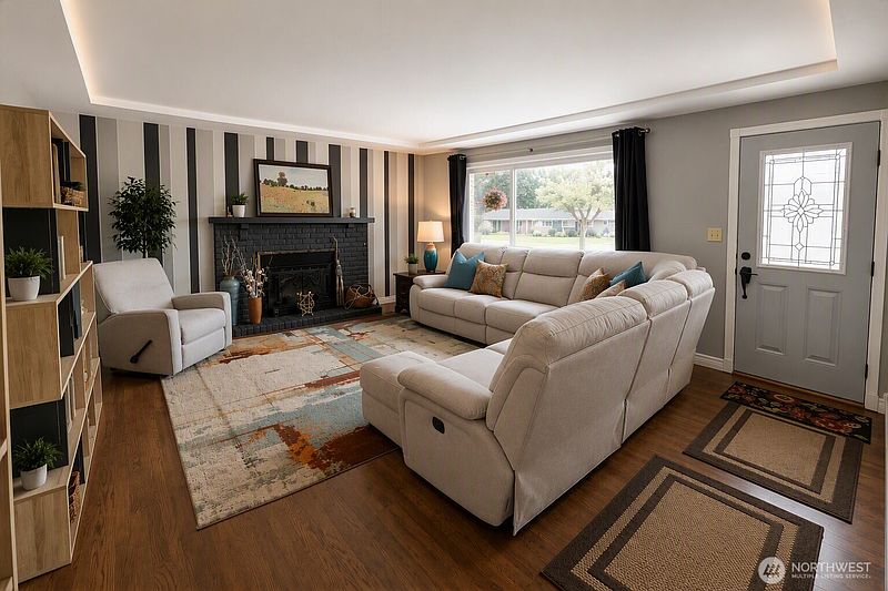 5th image of 2302 Cedar Place