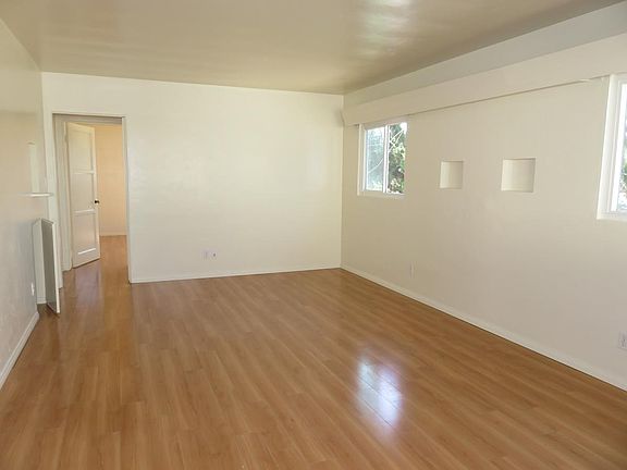 2nd image of 4806 Santa Monica Ave