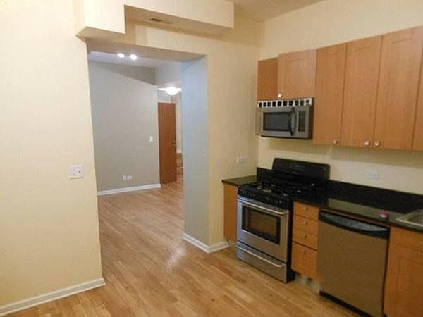 1st image of 4748 N Albany Ave APT G