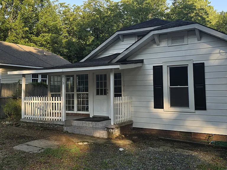 829 Richard Ave — Photo 2