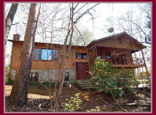 221 Shady Oaks Dr, Franklin, NC 28734