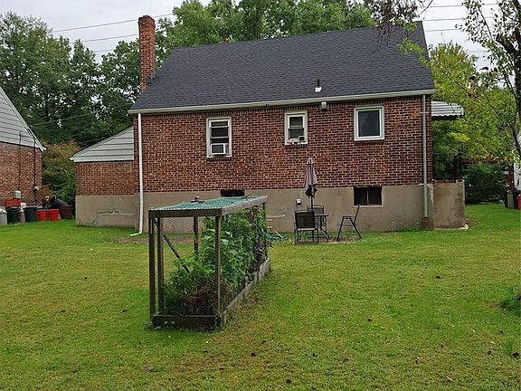 2nd image of 596 Broad Avenue