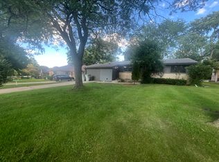 5721 W Jackson Park Dr, Milwaukee, WI 53219