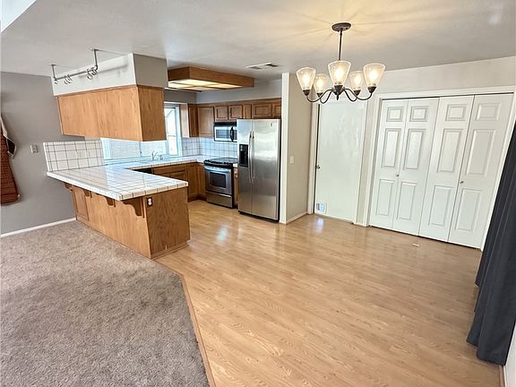 3rd image of 1147 Mirror Lake Dr