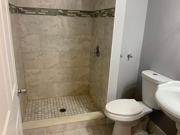 5th image of 7708 Morning Glory Ln