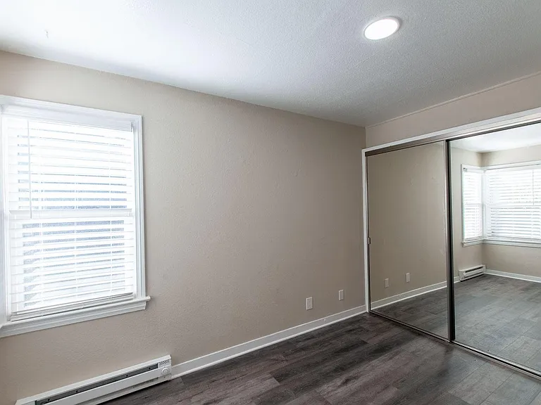 618 Martin Way — Photo 16