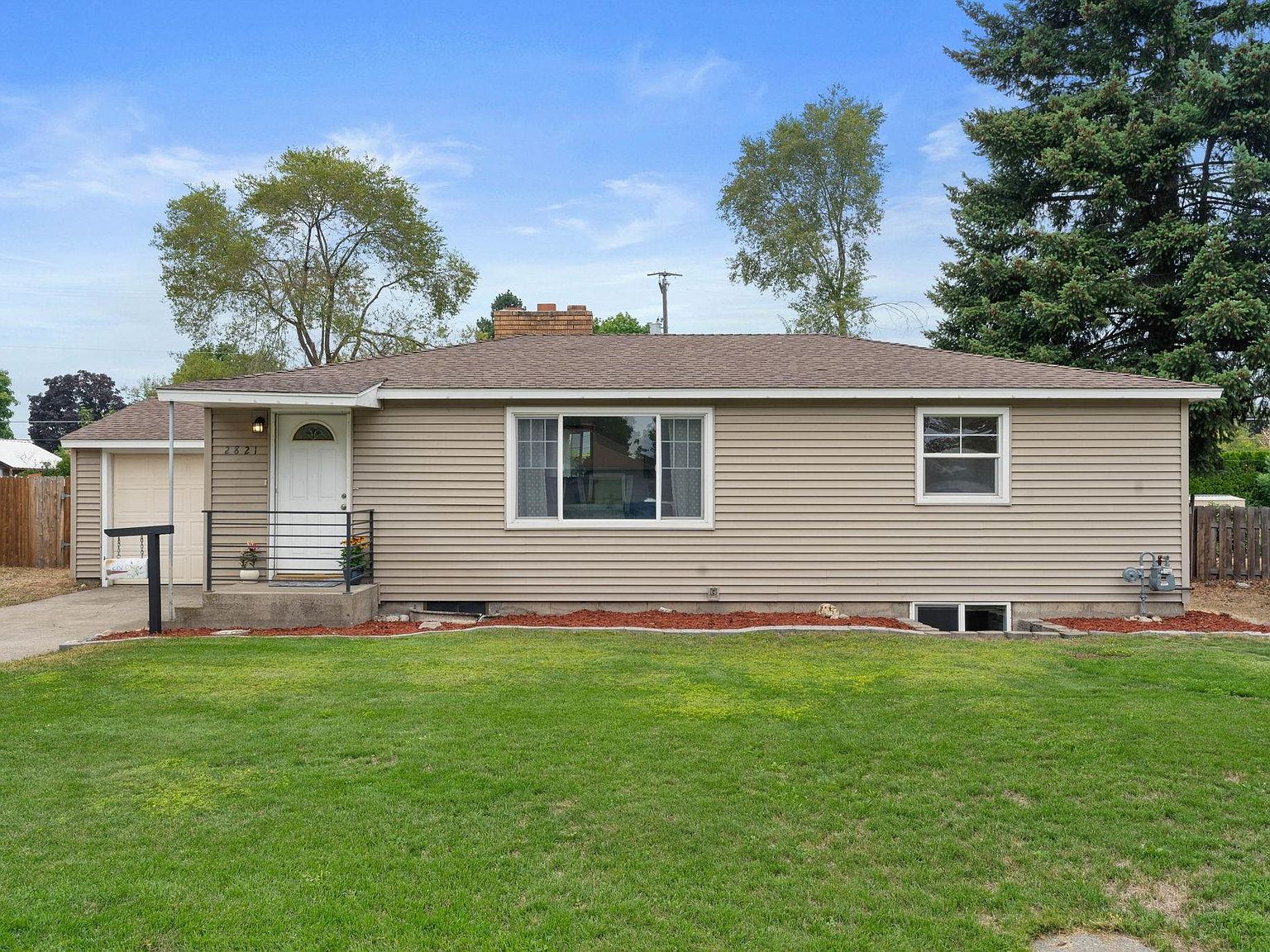 2821 N Locust Rd, Spokane, WA 99206 | Zillow