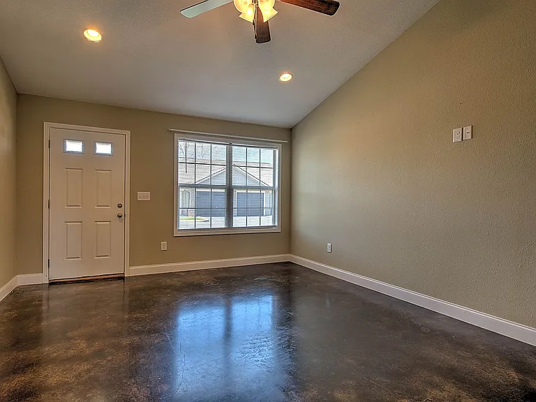 52 Sutter Pl — Photo 5
