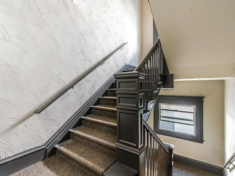 Mercury Apartments Modern Living in a Classic Seattle Building — Photo 9