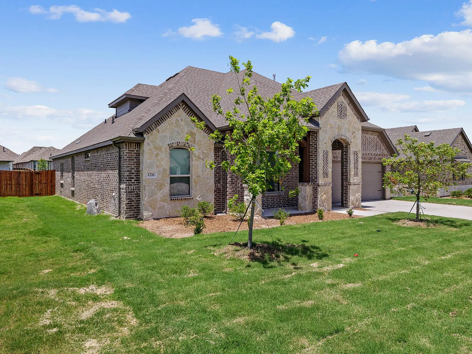 1216 Blanco Trl — Photo 3