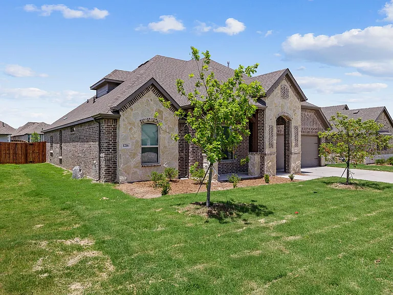 1216 Blanco Trl — Photo 3