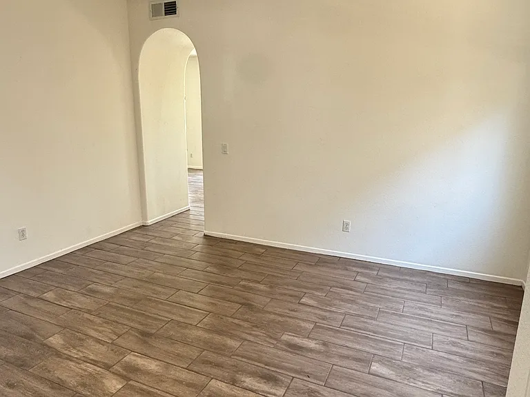 973 Yosemite Dr — Photo 11