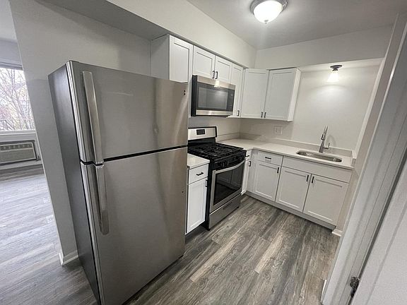 5th image of 5331 S Kilbourn Ave APT 6