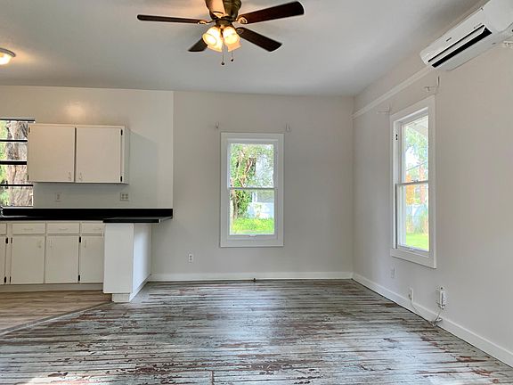3rd image of 2803 1/2 Marlin Ave