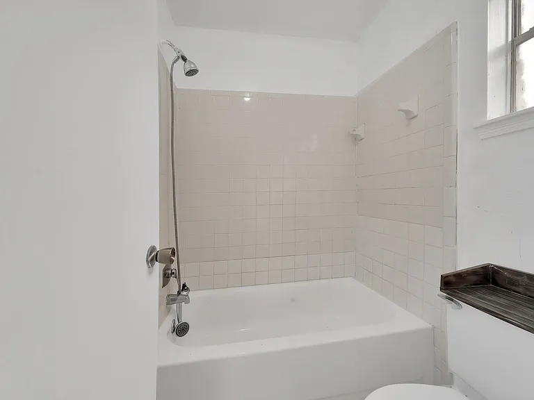 14830 Keelby Dr — Photo 7