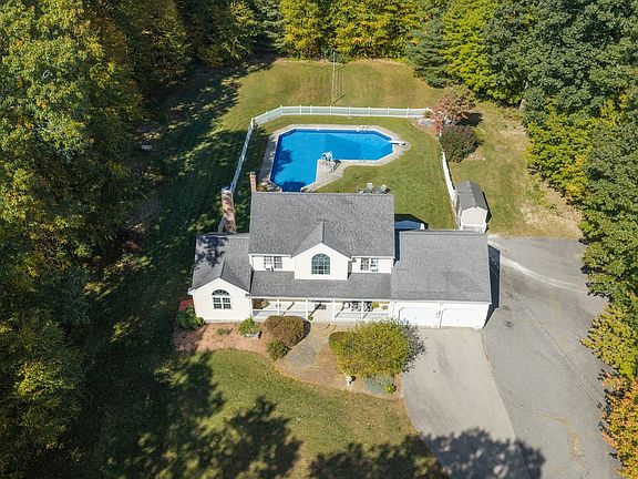 4th image of 82A Daniels Rd
