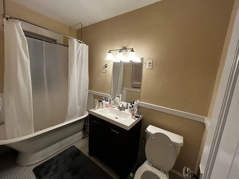 1421 South Ave #5 — Photo 5