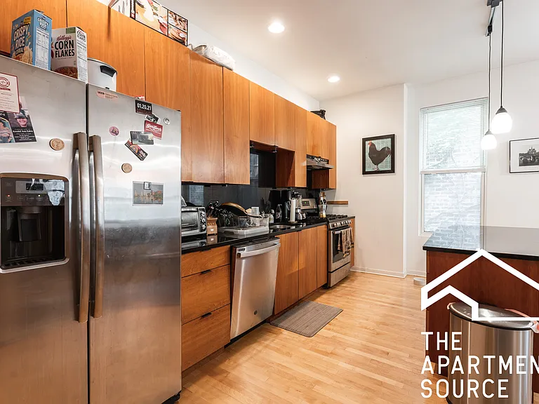 1407 N Wicker Park Ave #2 — Photo 1